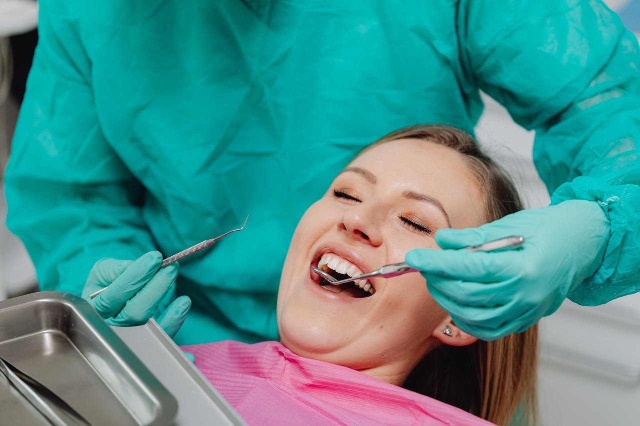 Como evitar os dentes amarelados?